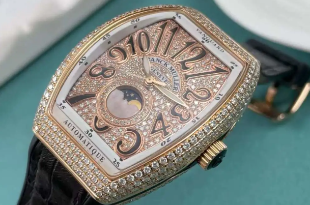 法兰克穆勒手表皮质表带佩戴时的注意事项有哪些？
